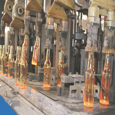 kaufen Maßgeschneiderte Farb-Hochleistungs-Glasflaschen-Produktionslinie für die Getränkeindustrie online manufacture